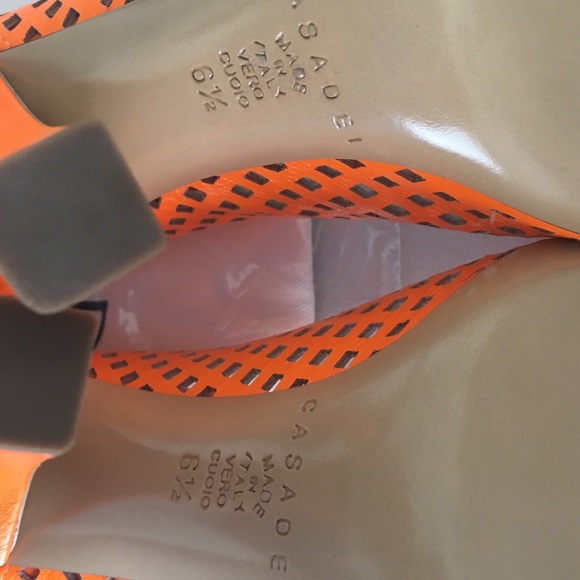 Casadei Orange Leather Pump Shoes 6.5 US / 36.5 EU - Picture 9 of 9